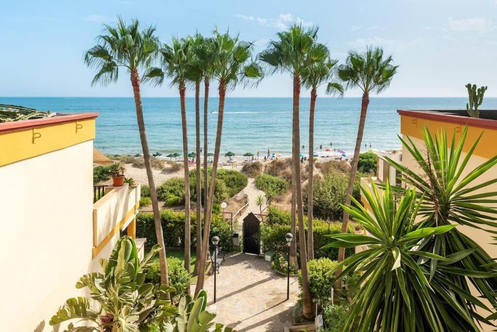 Oleholidays 903 Romana Playa Junto Al Mar Apartment *